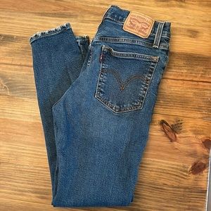 LEVI’S Wedgie Skinny